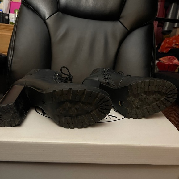 Steve Madden Boots - Picture 9 of 10